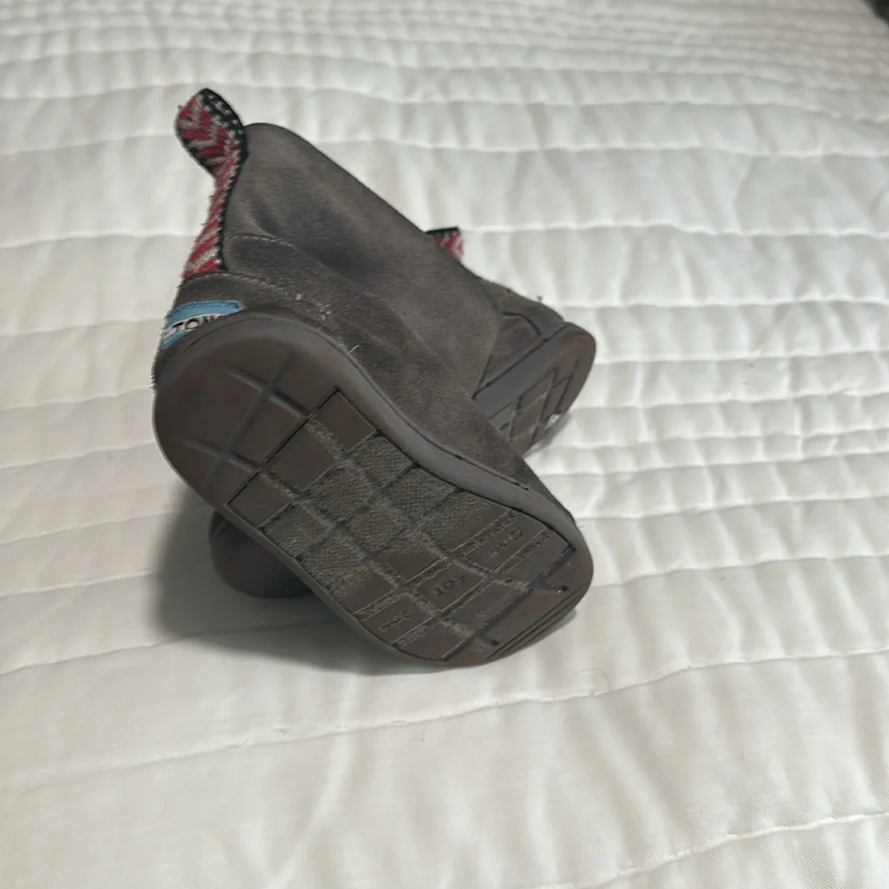 Tom’s Grey Suede Toddler Winter Boots Size 9T